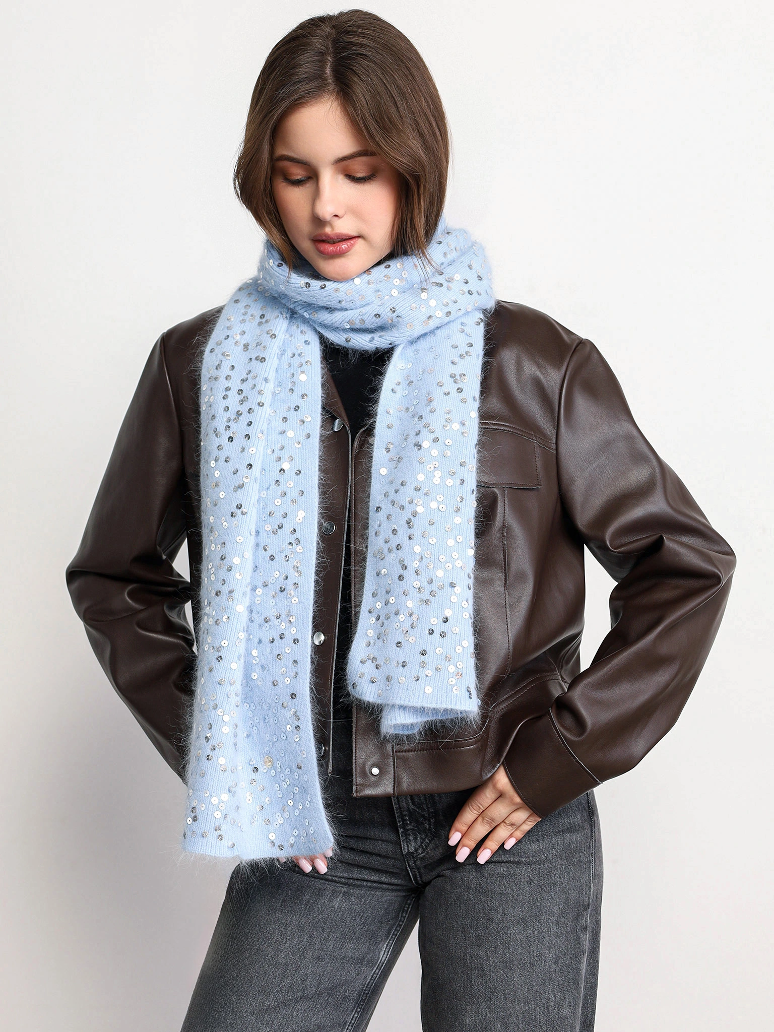 Шарф из ангоры и акрила с пайетками 